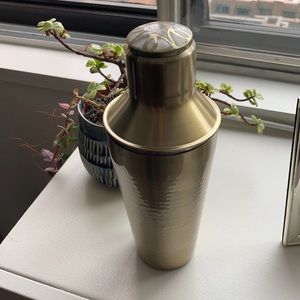 Cocktail drink shaker